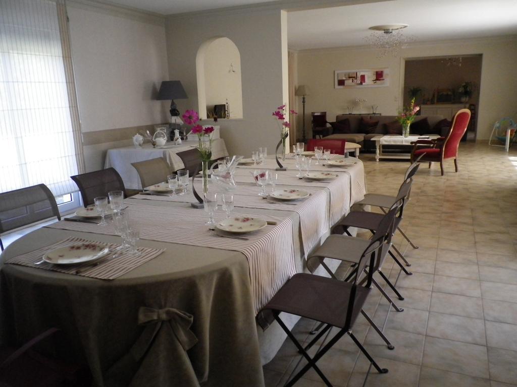 Logis Du Jacquelin Hotel Doussay Esterno foto