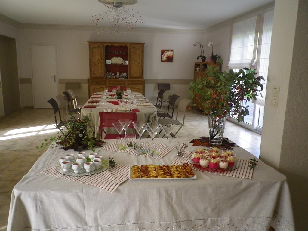 Logis Du Jacquelin Hotel Doussay Esterno foto